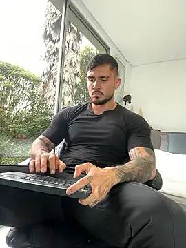 DimitriSullivan  online show from January 5, 6:33 pm