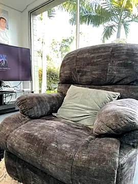 DimitriSullivan  online show from October 6, 10:03 pm