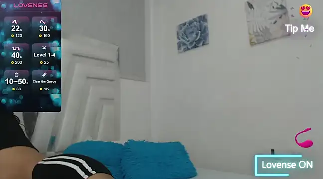 Snapshot of _lexx1e chatting on January 14, 1:28 pm  lexx1e online show from January 14, 1:28 pm