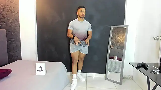Snapshot of bruno_miller_ chatting on January 22, 8:28 pm bruno miller  online show from January 22, 8:28 pm