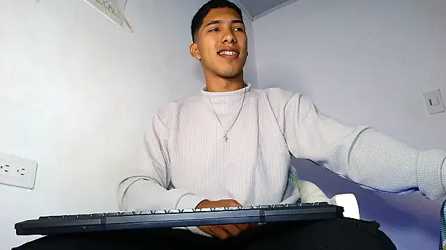 maximo vega newv online show from March 8, 6:01 pm