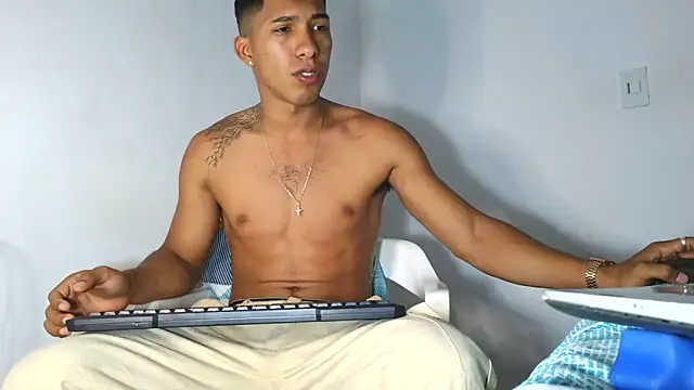 maximo vega newv online show from December 3, 8:48 pm