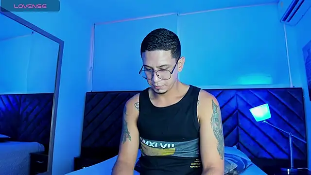 JoshMillerr  online show from February 25, 6:09 pm