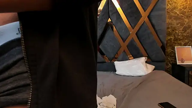 Flynn Riider online show from January 30, 11:33 am