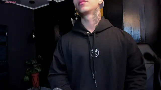 Flynn Riider online show from September 23, 11:31 am