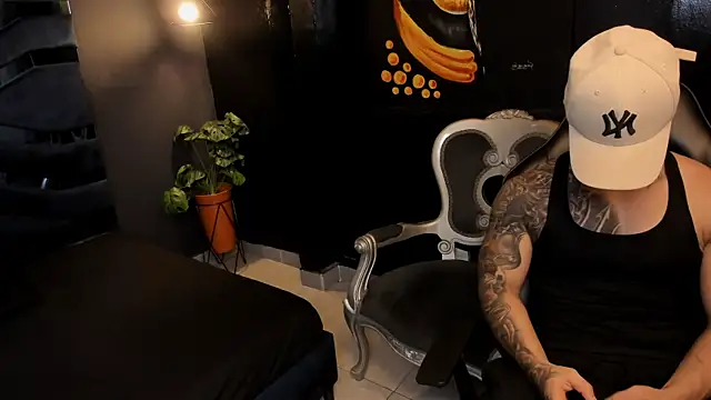 Flynn Riider online show from November 17, 5:16 pm