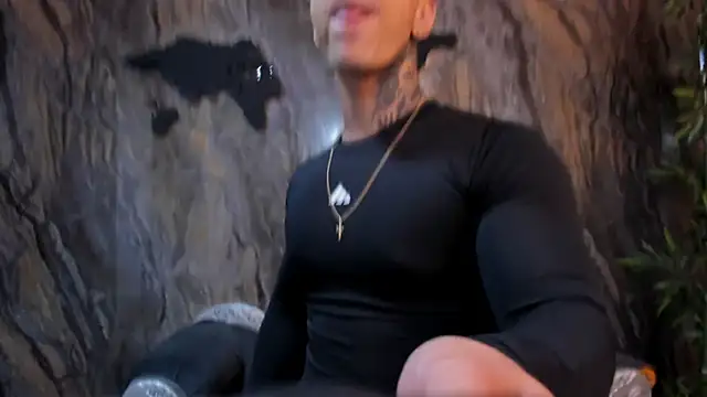 Flynn Riider online show from September 19, 11:54 am