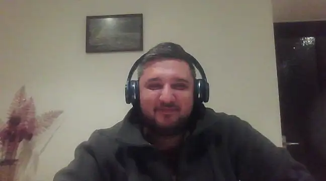  revianzip1 online show from December 18, 6:25 pm