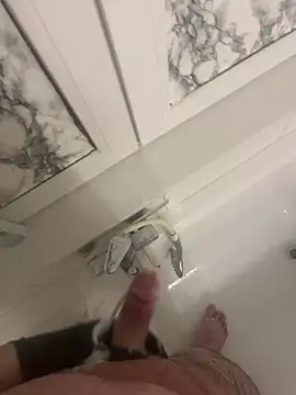 Snapshot of Loco42- chatting on February 28, 7:56 pm Loco42- online show from February 28, 7:56 pm