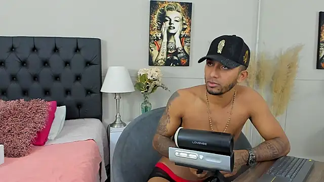 Robin Rief online show from March 2, 3:34 am