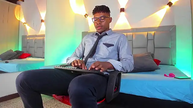 JEFFREY COTTOM online show from December 17, 7:15 pm