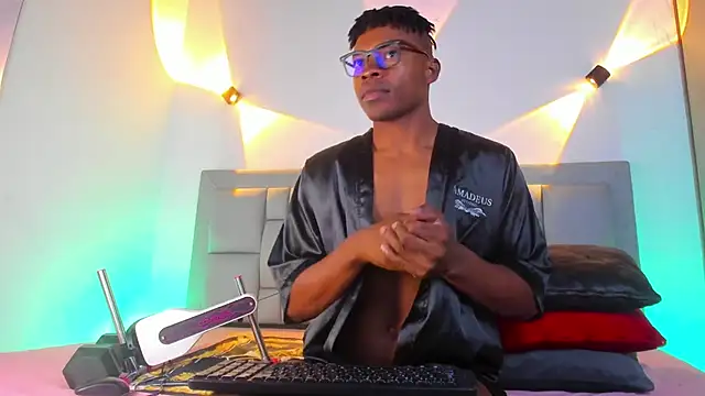 JEFFREY COTTOM online show from December 14, 7:25 pm