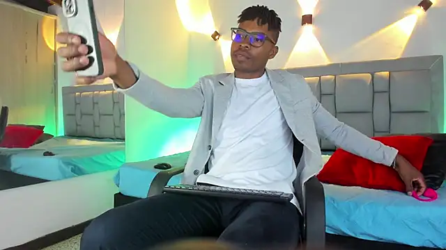 JEFFREY COTTOM online show from January 13, 7:31 pm