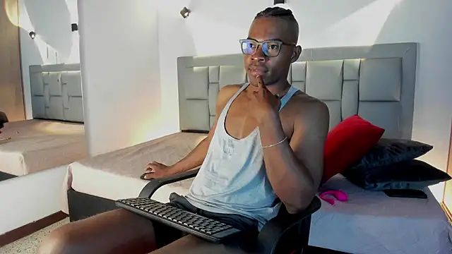 JEFFREY COTTOM online show from January 31, 7:18 pm