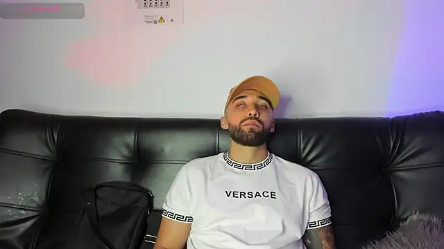 Sweet and caramel online show from February 7, 10:20 pm