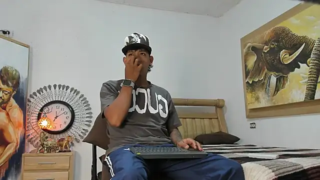 mr stiven  online show from April 16, 3:28 am