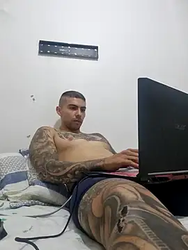 cris21324 online show from December 14, 11:01 pm