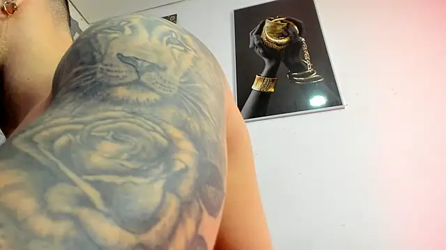 vincent carusso94 online show from November 5, 4:36 am