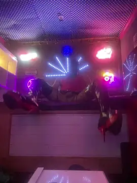 Snapshot of kinkycdslutsv chatting on February 5, 6:37 pm kinkycdslutsv online show from February 5, 6:37 pm