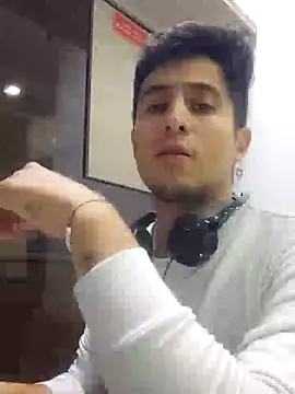 GamerQuinn online show from February 9, 8:02 pm