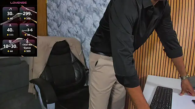 Hideintheoffice online show from January 8, 12:27 am