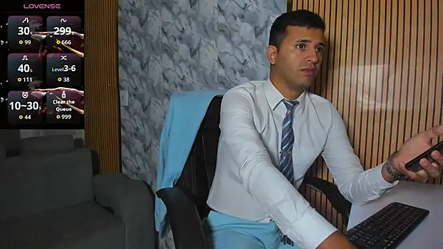 Hideintheoffice online show from December 15, 10:01 am