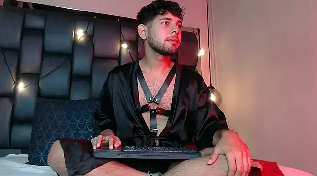 Snapshot of Samir_bear chatting on January 23, 12:41 pm Samir bear online show from January 23, 12:41 pm