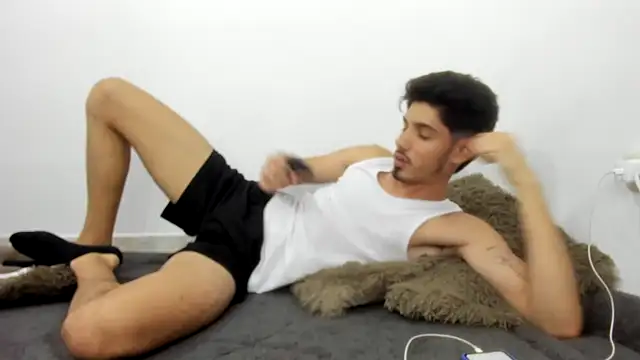 fabrizzio   online show from March 18, 1:57 am