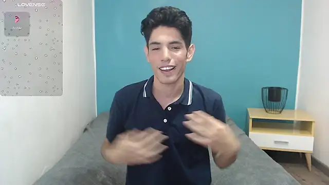 fabrizzio   online show from January 1, 9:52 pm