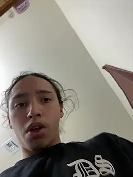 Snapshot of qbaby96 chatting on February 3, 2:03 am qbaby96 online show from February 3, 2:03 am