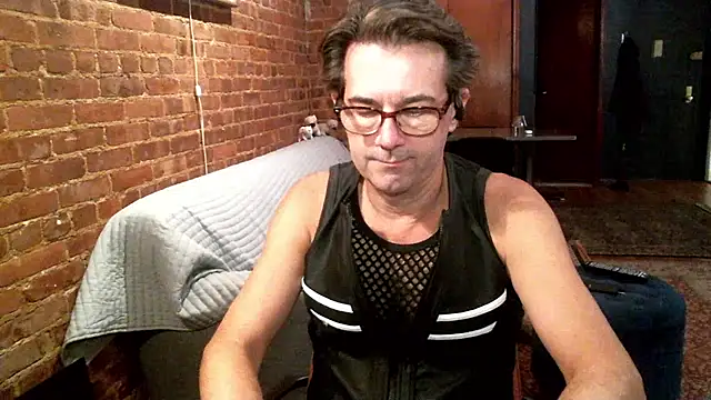 Snapshot of Johnny_Bottoms chatting on October 25, 2:30 pm Johnny Bottoms online show from October 25, 2:30 pm