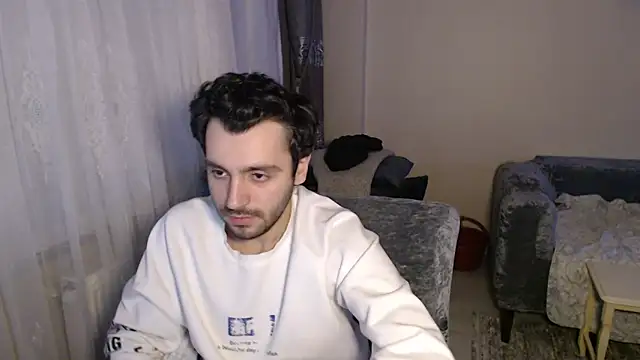 handsomeee04 online show from April 27, 10:37 pm