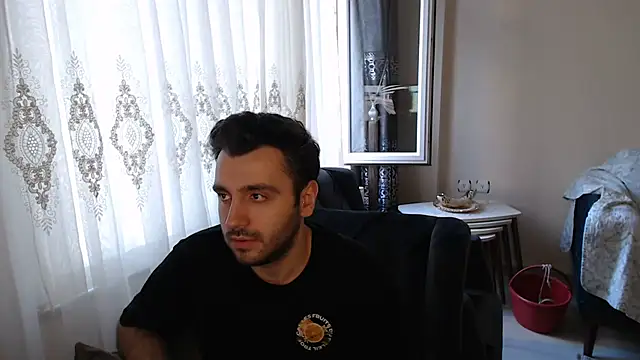 handsomeee04 online show from May 27, 3:25 am