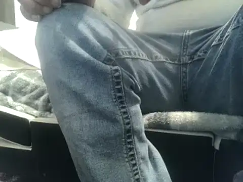 Snapshot of party51502 chatting on February 15, 9:49 pm party51502 online show from February 15, 9:49 pm