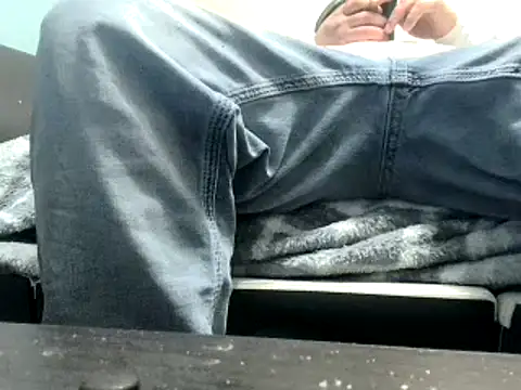 Snapshot of party51502 chatting on February 19, 3:28 am party51502 online show from February 19, 3:28 am