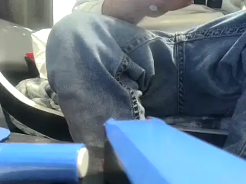 Snapshot of party51502 chatting on February 16, 9:37 am party51502 online show from February 16, 9:37 am