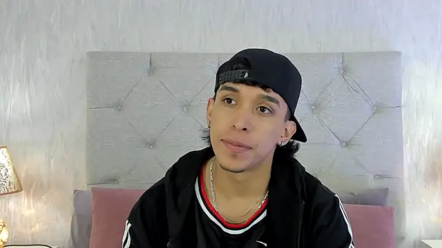 jason hanks8 online show from February 8, 1:11 pm