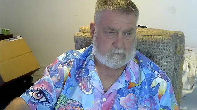 Snapshot of viejo_oso chatting on October 19, 8:45 pm viejo oso online show from October 19, 8:45 pm