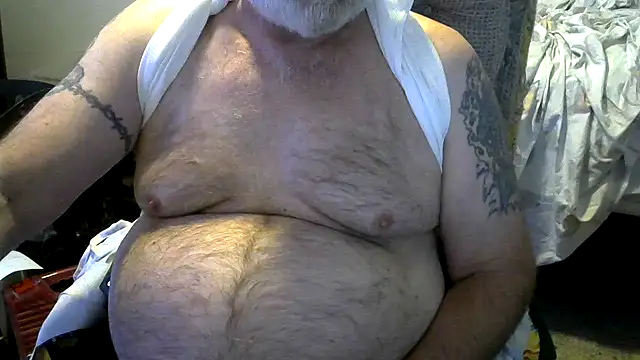 Snapshot of viejo_oso chatting on October 18, 4:17 am viejo oso online show from October 18, 4:17 am