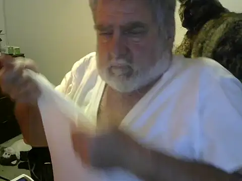 Snapshot of viejo_oso chatting on September 20, 2:33 am viejo oso online show from September 20, 2:33 am