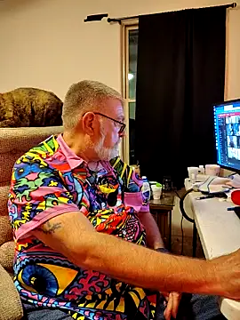 Snapshot of viejo_oso chatting on October 11, 9:35 am viejo oso online show from October 11, 9:35 am