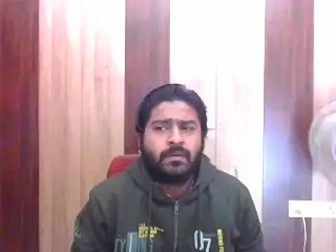 Snapshot of indihotguy chatting on February 4, 5:42 am indihotguy online show from February 4, 5:42 am