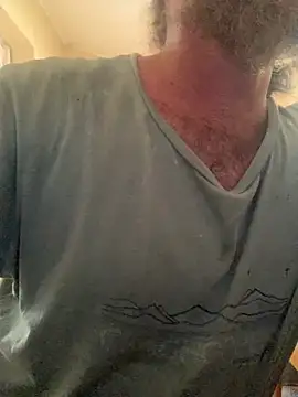 Snapshot of poesnuus999 chatting on December 25, 8:40 am poesnuus999 online show from December 25, 8:40 am