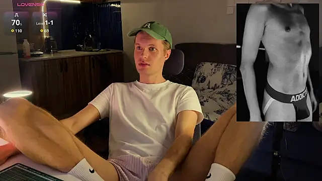 Leonnextdoor online show from February 14, 9:54 pm