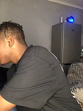 Redfucks333 online show from April 18, 3:35 pm