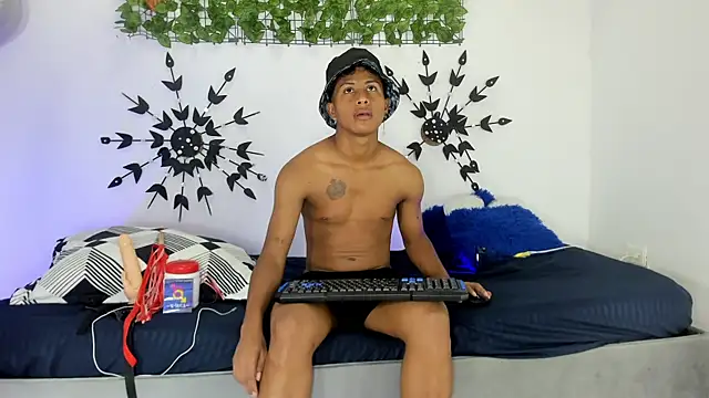 Leo Rivera1 online show from January 22, 1:53 pm