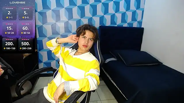 Snapshot of CollinStone chatting on January 29, 7:53 pm CollinStone online show from January 29, 7:53 pm