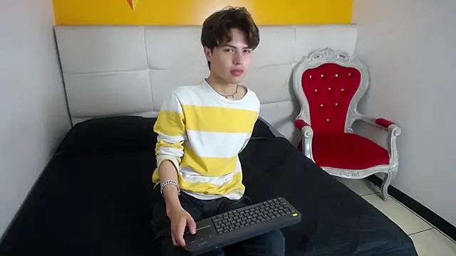 Snapshot of CollinStone chatting on February 27, 7:58 pm CollinStone online show from February 27, 7:58 pm