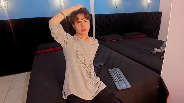 Snapshot of CollinStone chatting on March 14, 8:06 pm CollinStone online show from March 14, 8:06 pm