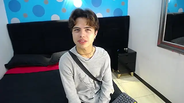 Snapshot of CollinStone chatting on March 10, 8:45 pm CollinStone online show from March 10, 8:45 pm